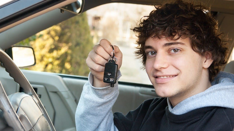 Quelle voiture ne peut pas conduire un jeune conducteur ?